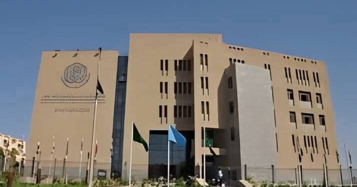 محافظ أسوان يهنئ الأكاديمية العربية بفوزها في تصنيف Times Higher Education 2025″