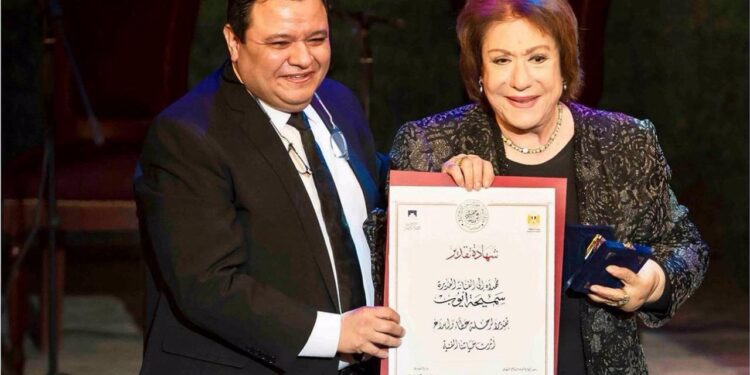 خالد جلال ناعيا الفنانة سميحة أيوب: اليوم تنكس رايات الإبداع ألما ووفاء