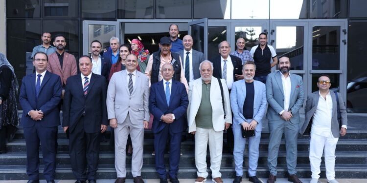 نقيب الصحفيين و الفنانين يشاركان في مناقشة 5 مشروعات تخرج بالأكاديمية البحرية في الإسكندرية