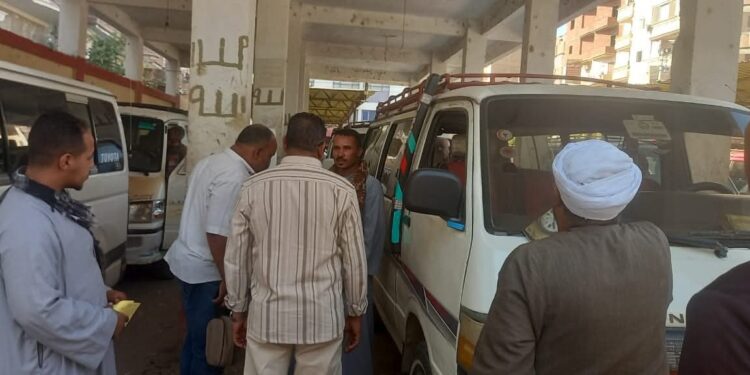 اليوم الثلاثاء.. متابعة شاملة لمواقف طهطا وتخصيص أرقام لتلقي شكاوى المواطنين