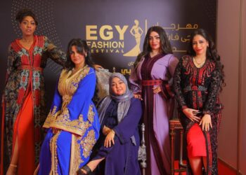 «بوقتين زينب» تتألق في مهرجان إيجي فاشون بـ9 قفاطين مغربية تخطف الأنظار