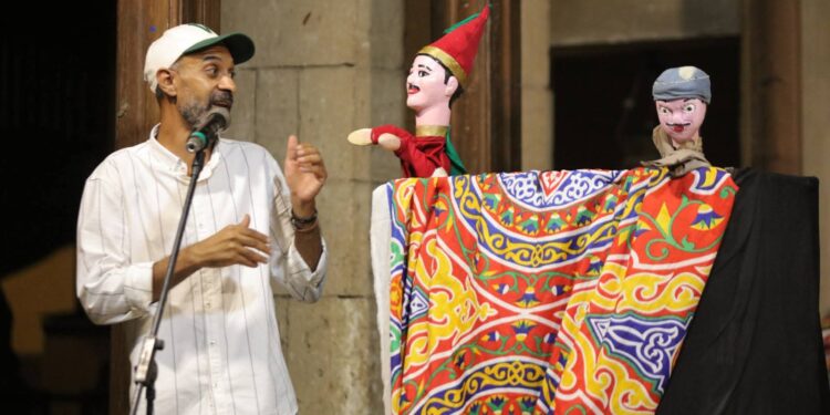 بحضور جماهيري كبير .مهرجان الاراجوز المصري يهدي الدوره الرابعة للطفلة الفلسطينية هند رجب 