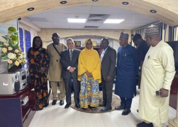 زيارة وفد من مشغل نظام النقل النيجيرى (TSO) لجهاز تنظيم مرفق الكهرباء المصرى لتعزيز التعاون 