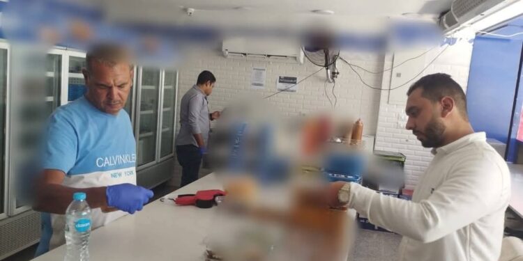 حملة مكبرة بصحة سوهاج تسفر عن ضبط لحوم ودواجن غير صالحة بالمطاعم