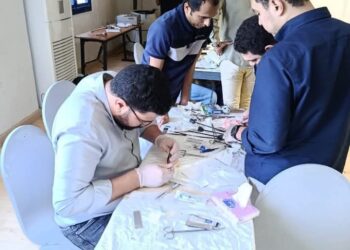 وزارة الصحة تنظم برنامجًا تدريبيًا متقدمًا في أساسيات الجراحة لتعزيز كفاءة الأطباء الشباب