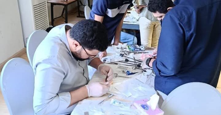 وزارة الصحة تنظم برنامجًا تدريبيًا متقدمًا في أساسيات الجراحة لتعزيز كفاءة الأطباء الشباب