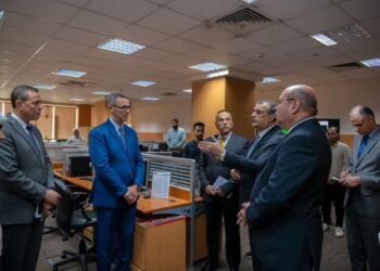 وزير الإنتاج الحربي يتفقد شركة TUYA لنظم المعلومات والحلول الرقمية