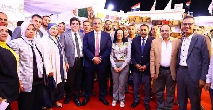 د. مايا مرسي تفتتح معرض للحرف اليدوية بالساحل الشمالي بحضور محافظ مطروح