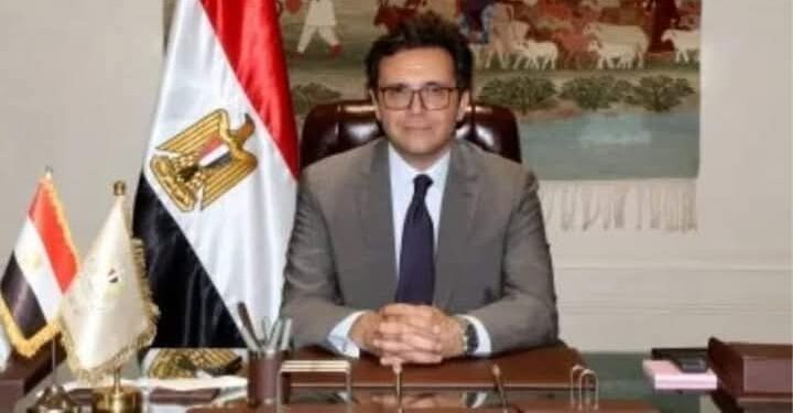 وزير الثقافة يصدر قراراً بتشكيل اللجنة العليا للدورة السابعة والعشرين لبينالي الإسكندرية