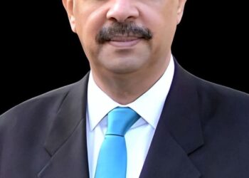 محافظ سوهاج يُحيل واقعة اعتراض صاحب محل تجاري على حملة إزالة الإشغالات إلى النيابة الإدارية