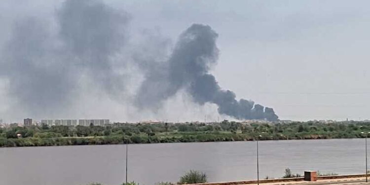 تصاعد القتال في الخرطوم بين الجيش والدعم السريع 