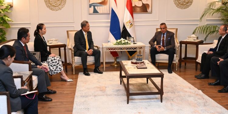 محافظ جنوب سيناء يستقبل سفير مملكة تايلاند بشرم الشيخ