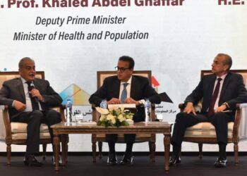وزير الصحة في جلسة حوارية حول تمكين الشباب لتحقيق التوازن السكاني 