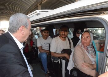 محافظ الغربية في جولة مفاجئة بمجمع مواقف سبرباي بطنطا. ويوجه برفع كفاءة الخدمة