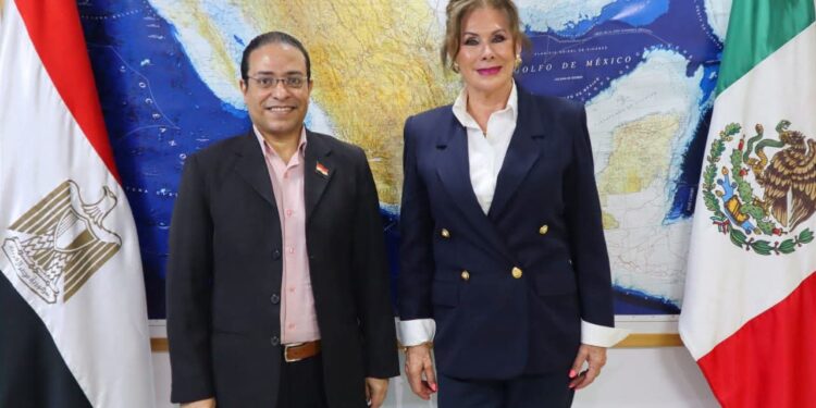 *السفيرة المكسيكية بالقاهرة تكشف عن شغفها بالدبلوماسية وتؤكد على الروابط الثقافية العميقة مع مصر 