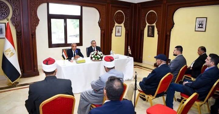 وزير الخارجية والهجرة يلتقي بأعضاء الجالية المصرية في نيجيريا