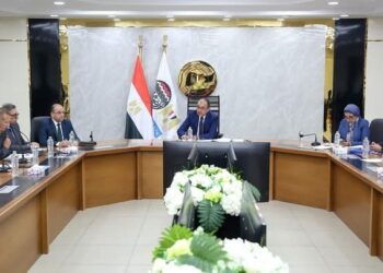 وزير قطاع الأعمال العام يجتمع بمجلس إدارة شركة النصر للإسكان والتعمير بتشكيله الجديد