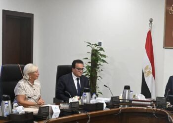 رئيس الوزراء يلتقي بوكلاء الماركات العالمية لتشجيع الاستثمارات في مصر