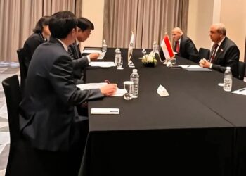 وزير الطيران المدني يعقد لقاءات ثنائية مع مسئولي قطاع الطيران الكوري لبحث فرص التعاون  