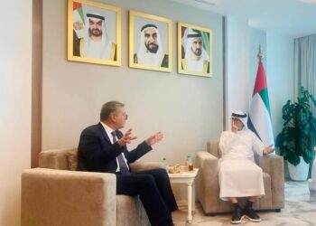 وزير البترول يلتقي وزير الطاقة والبنية التحية الإماراتي  بابوظبي 