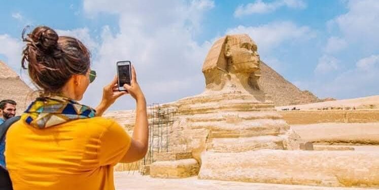 زيادة أجور المرشدين السياحيين في مصر: خطوة نحو تطوير القطاع السياحي