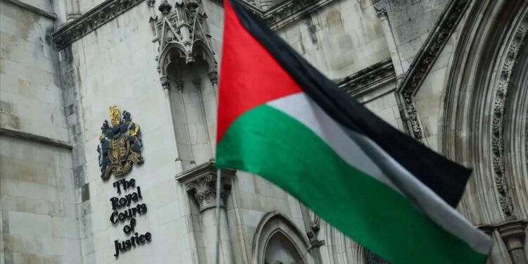 “الخارجية الفلسطينية” تشيد بإعلان رئيس وزراء كندا الاعتراف بدولة فلسطين أيلول المقبل