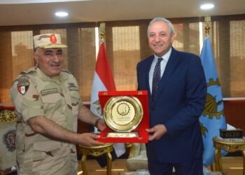 محافظ الغربية يستقبل مدير إدارة التجنيد ويُشيد بدور القوات المسلحة في دعم ذوي الهمم وكبار السن