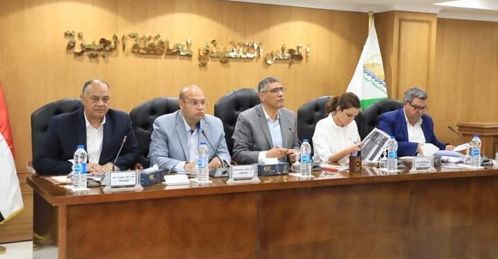 ” النجار ” يلتقي قيادات بالأحياء والمراكز لمتابعة آليات العمل بتنفيذ الخطة الاستثمارية