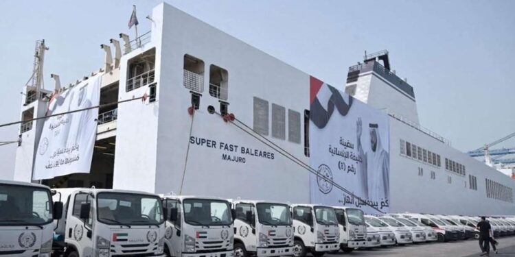 سفينة “خليفة الإنسانية” تغادر الإمارات محملة بـ7166 طنًا من المساعدات العاجلة إلى غزة