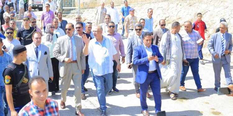 محافظ سوهاج يتفقد عبارة جزيرة الشورانية بالمراغة .. يوجه بعقد اجتماع لمراجعة تشغيل العبارات