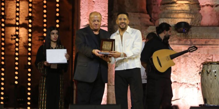 محمد حماقي وليلة غناء مصرية مميزة على المسرح الجنوبي في جرش