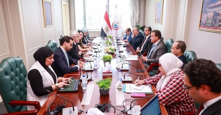 وزير الصحة يستقبل مستشار الرئيس الكولومبي لبحث تقديم المساعدات لقطاع غزة