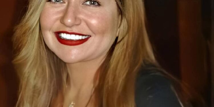 صدمة على طريق الساحل.. ليلى علوي تنجو من حادث مروع!”