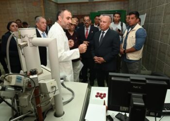 زيارة مشتركة لوزيري الصناعة والنقل لمعهد التبين للدراسات المعدنية