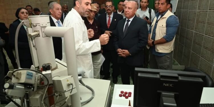 زيارة مشتركة لوزيري الصناعة والنقل لمعهد التبين للدراسات المعدنية