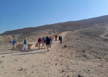 تزامنًا مع بدء الموسم السياحي… وفود ألمانية ومجرية تزور المناطق الأثرية بالمنيا