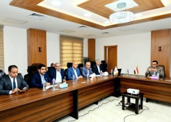 ملف تقنين الأراضي: وزير الإسكان يناقش خطة تطوير العبور الجديدة والشروق