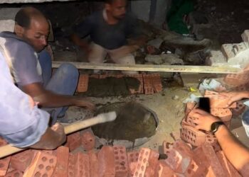 بعد واقعة “الثقب الأسودبالجيزة إغلاق فتحات أسفل الكباري لمنع استغلالها في أنشطة غير مشروعة بالهرم