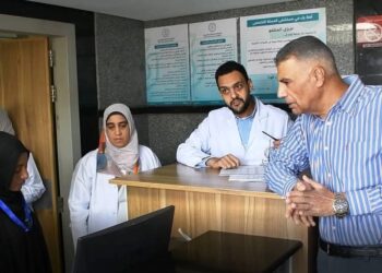 محافظ أسوان يفاجئ  منظومة التأمين الصحى الشامل بمستشفى المسلة التخصصى 
