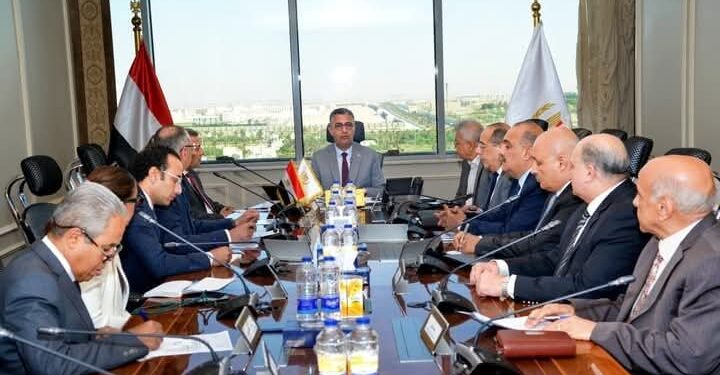 وزير التموين يتابع جهود تطوير منظومة تداول السلع وتعزيز المخزون الاستراتيجي