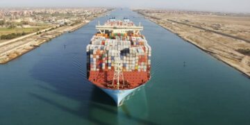 رئيس هيئة قناة السويس نأمل في التعاون مع روسيا وإبرام شراكة للمنطقة الاقتصادية