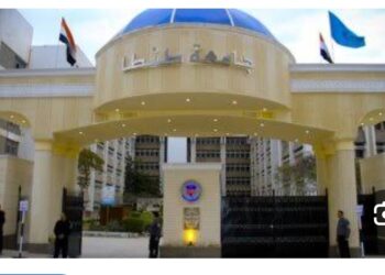 مصر.. أزمة بسبب استقالة 8 أطباء واجتماع عاجل للمسؤولين لمعالجة الموقف 