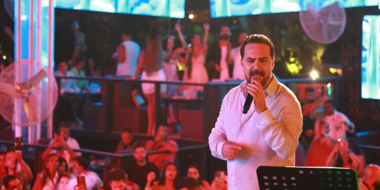 *وائل جسار في ختام موسم حفلات الساحل الشمالي بحضور جماهيري ضخم