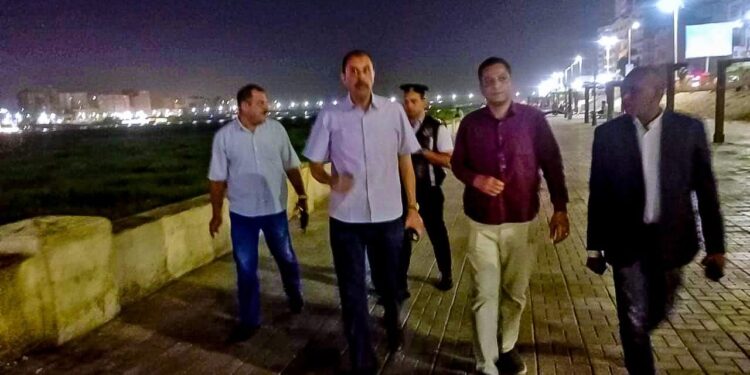 محافظ سوهاج يتفقد الكورنيش الشرقي ومدينة أخميم