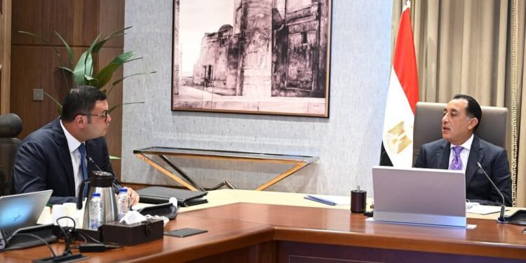 رئيس الوزراء يستعرض ملامح الاستراتيجية الوطنية للعمران والبناء الأخضر