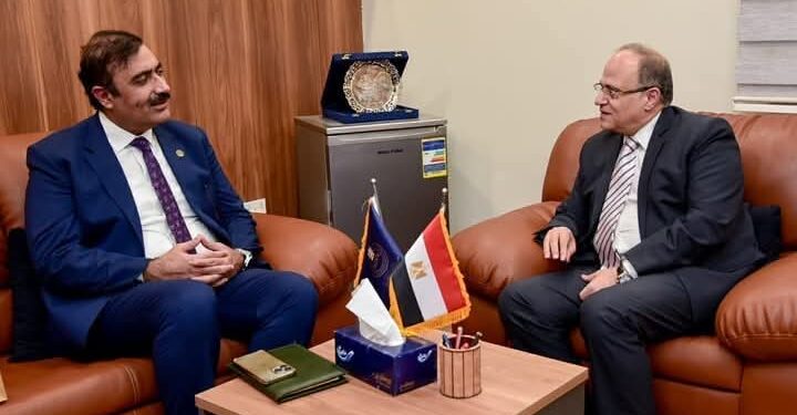 رئيس هيئة الدواء المصرية يبحث مع نظيره الباكستاني آفاق التعاون لتعزيز الشراكة الدوائية
