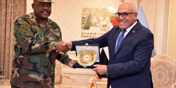 بحث تعزيز مجالات التعاون بين رئيس الهيئة العربية للتصنيع ورئيس أركان حرب القوات المسلحة  بغانا