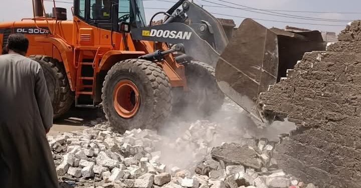 إزالة 27 حالة تعدٍّ على أملاك الدولة والأراضي بمركزي العياط والبدرشين ضمن موجة إزالة التعديات