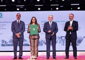 وزيرة التنمية المحلية ومحافظ الأقصر يتسلمان جائزة الآغا خان 2025 لإحياء إسنا التاريخية