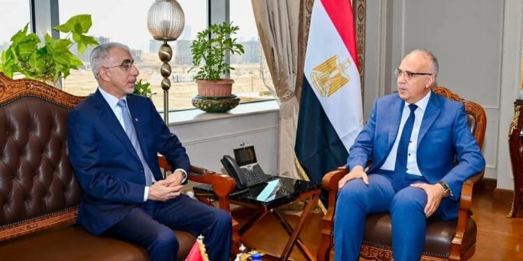 الدكتور سويلم يناقش مع وزير الأشغال البحريني تعزيز التعاون في مجال الموارد المائية